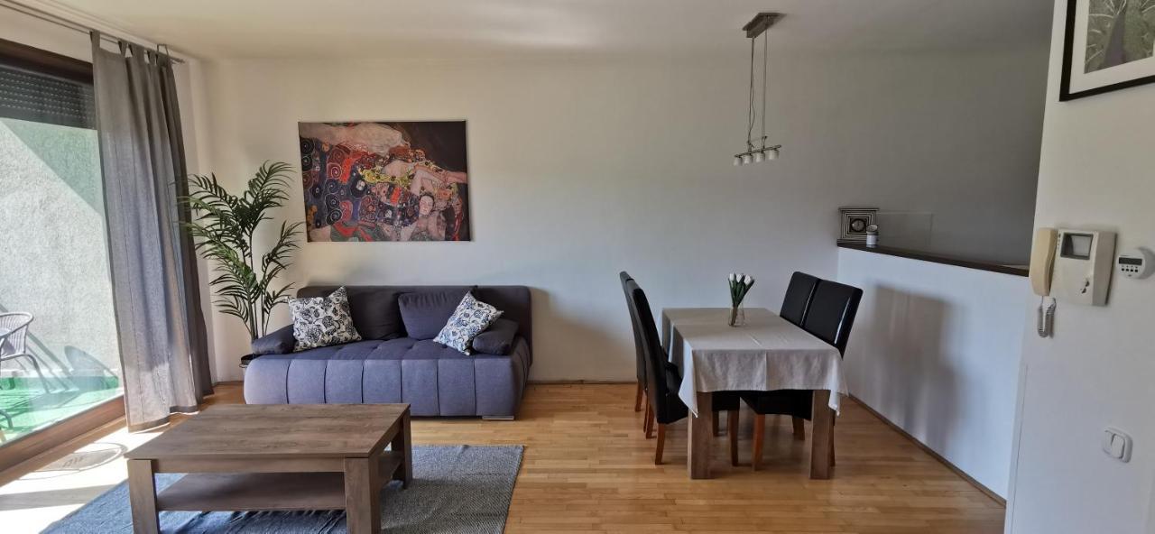 Kazinczy 52 B Apartment Budapest Kültér fotó