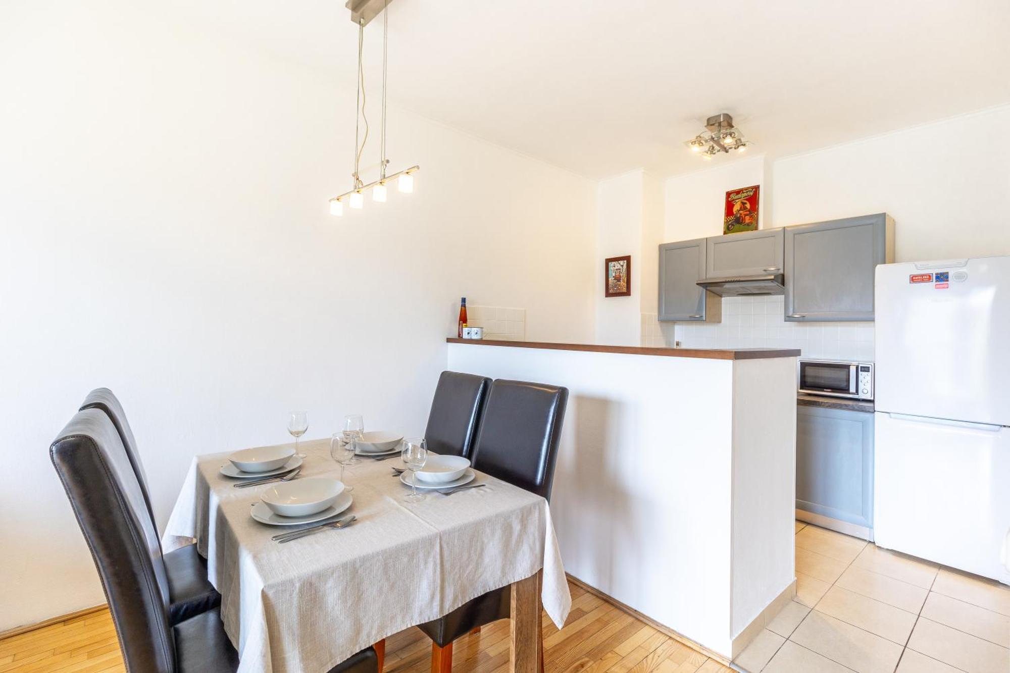 Kazinczy 52 B Apartment Budapest Kültér fotó