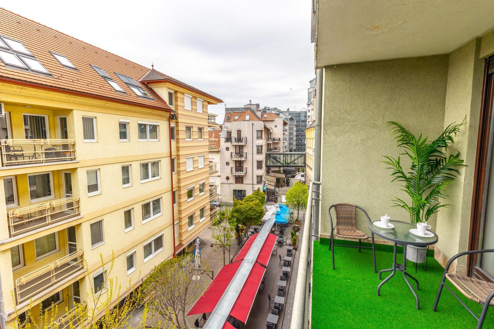 Kazinczy 52 B Apartment Budapest Kültér fotó